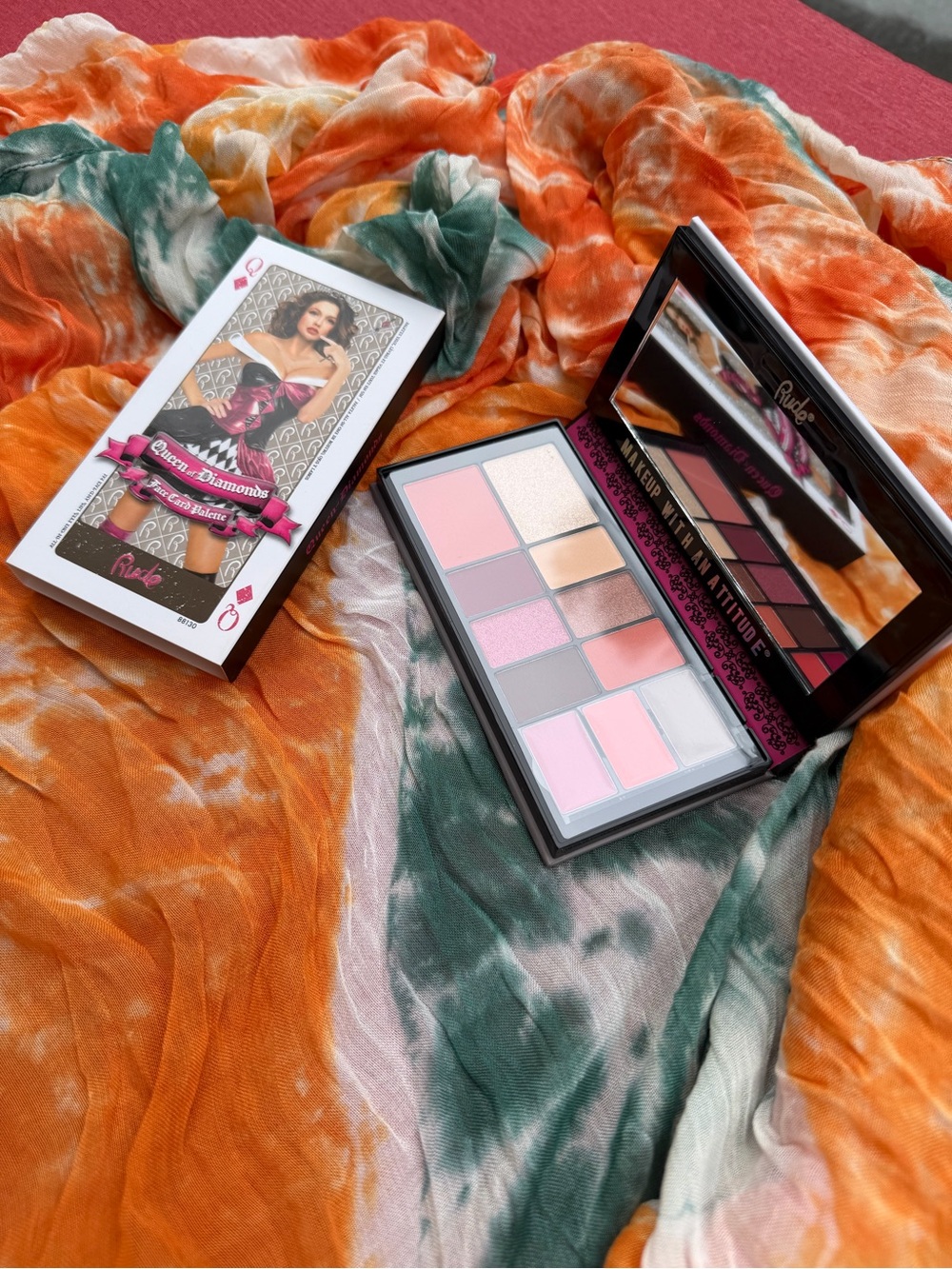 Queen of Diamonds Pink & Neutral Eyeshadow & Makeup Palette - Soft Pink Shades
